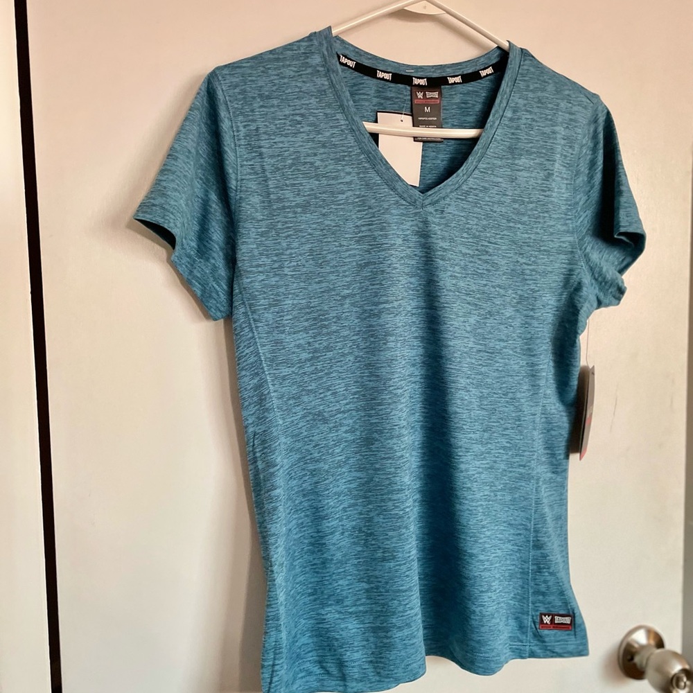 Tapout V-Neck Active Performance Top - Size M - Picture 2 of 10